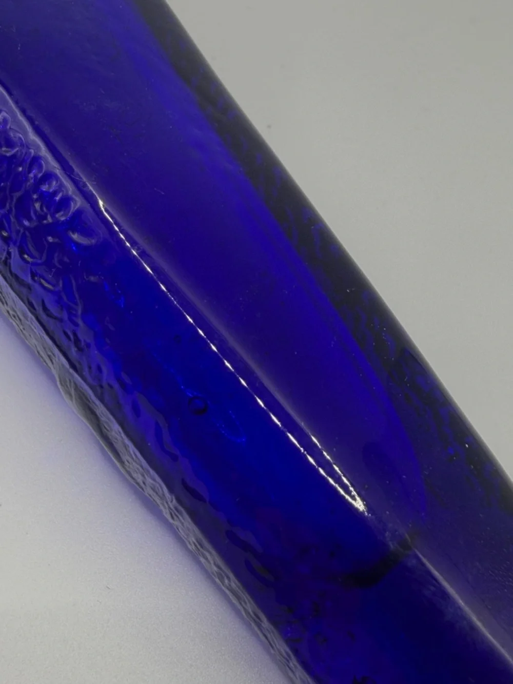Vintage Cobalt Blue Bird Motif Glass Wall Pocket Flower Vase Automobile Vase - Picture 8 of 10